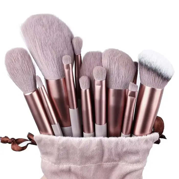 Ensemble de pinceaux de maquillage doux et moelleux
