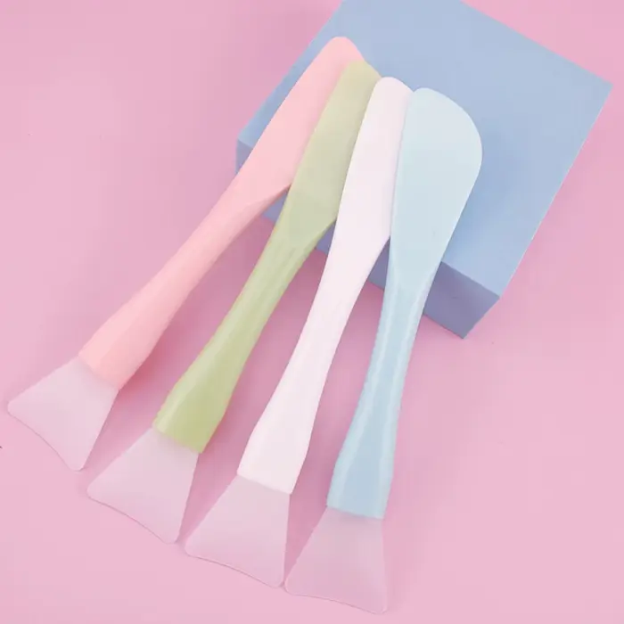Brosse pour masque Facial en Silicone, tête souple avec grattoir intégré, brosse pour Film de boue à