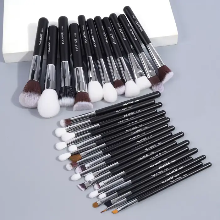Ensemble de pinceaux de maquillage professionnels