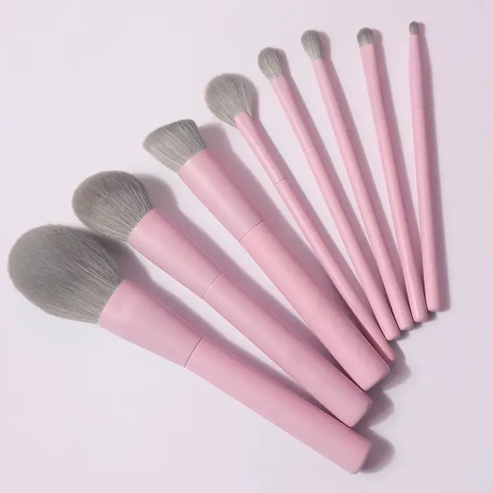Ensemble de pinceaux de maquillage roses