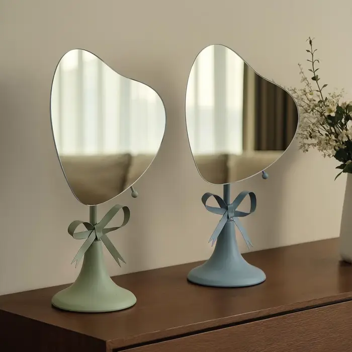 Miroir de maquillage en métal pour la maison