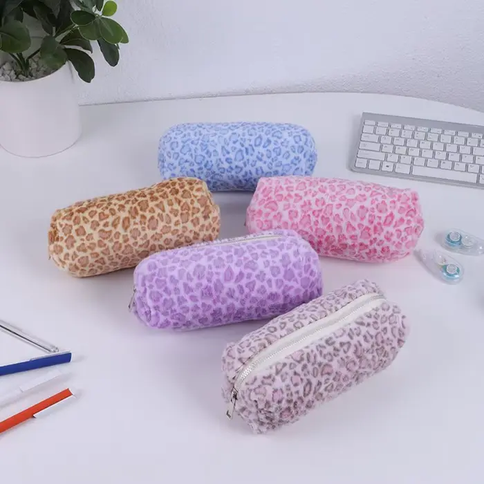 Sac à stylos en peluche douce