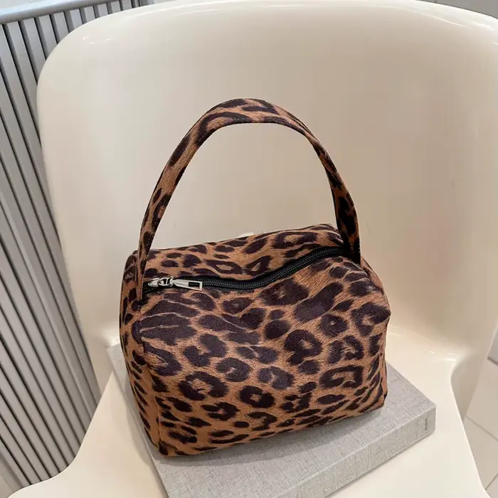 Sac à cosmétiques à imprimé léopard pour femmes, trousse de toilette de voyage portable de grande ca
