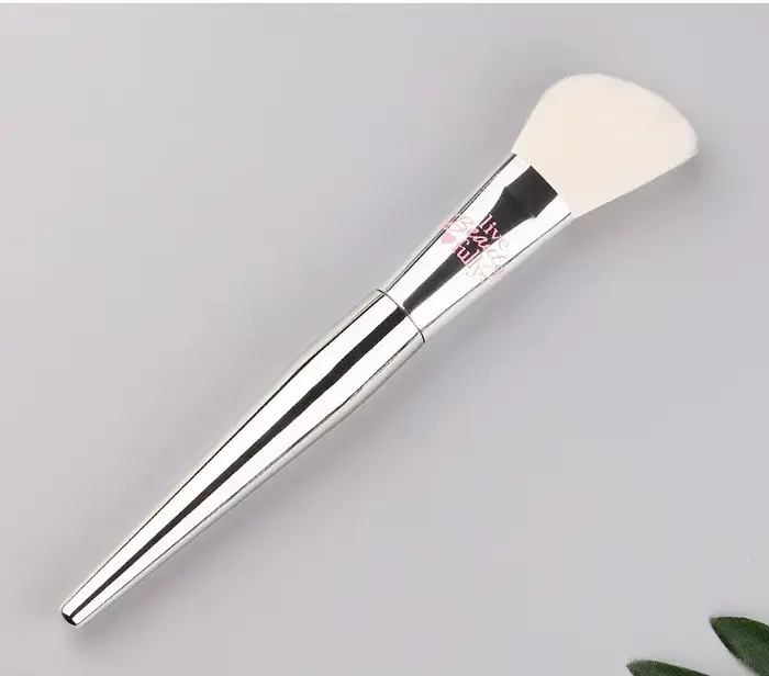 Pinceaux de maquillage à angle Oblique, 1 pièce, brosse de maquillage pour sculpture bronzante, poil