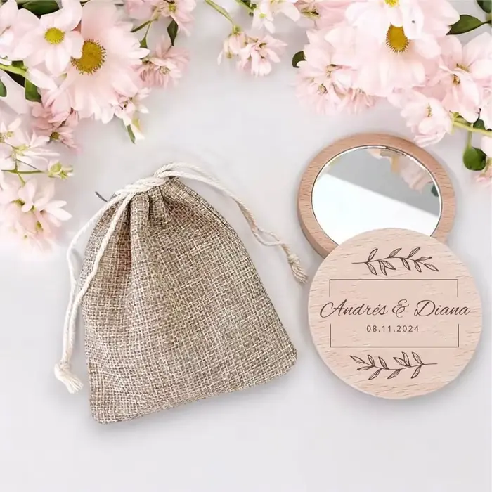Miroir en bois personnalisé gravé