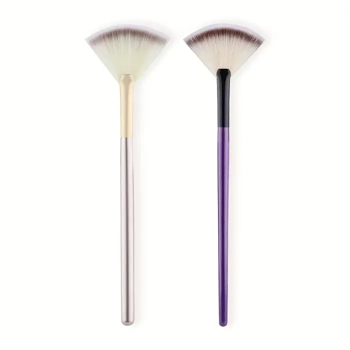 Brosse à reflets en forme d'éventail