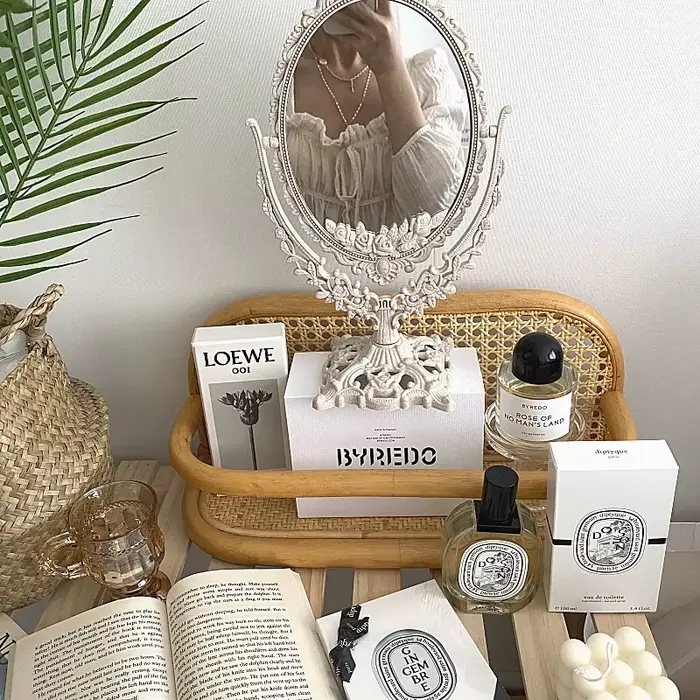 Miroir de maquillage de forme narvintage