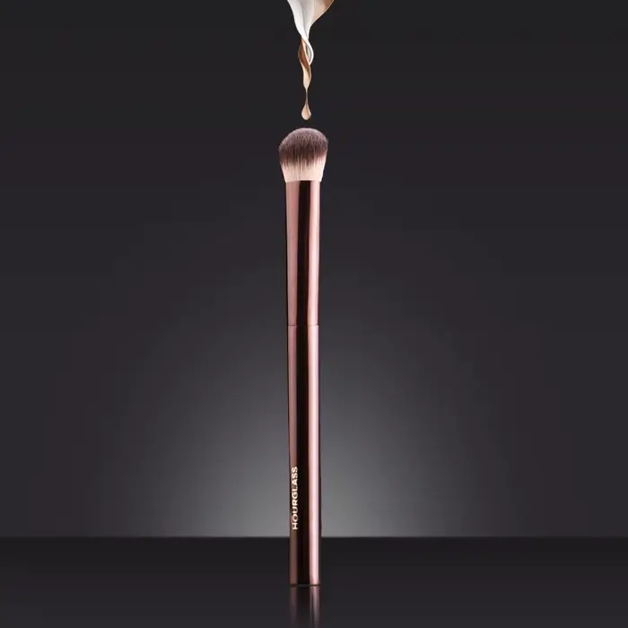 Pinceaux de maquillage anti-cernes coudés