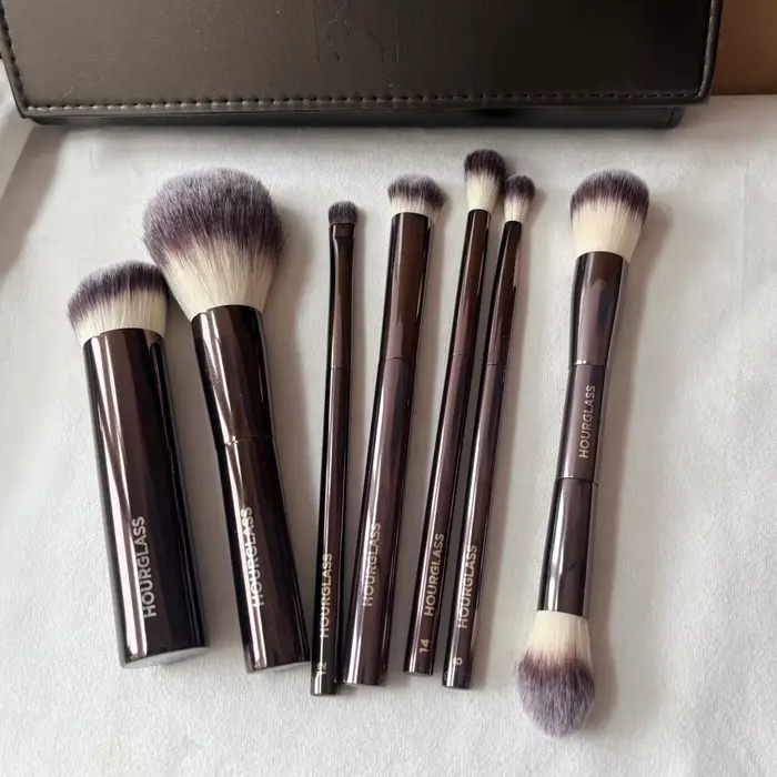 Ensemble de pinceaux de maquillage végétaliens sablier, 7 pièces, poils synthétiques de haute qualité, manche en métal, Kit de pinceaux cosmétiques de voyage avec boîte de pochette