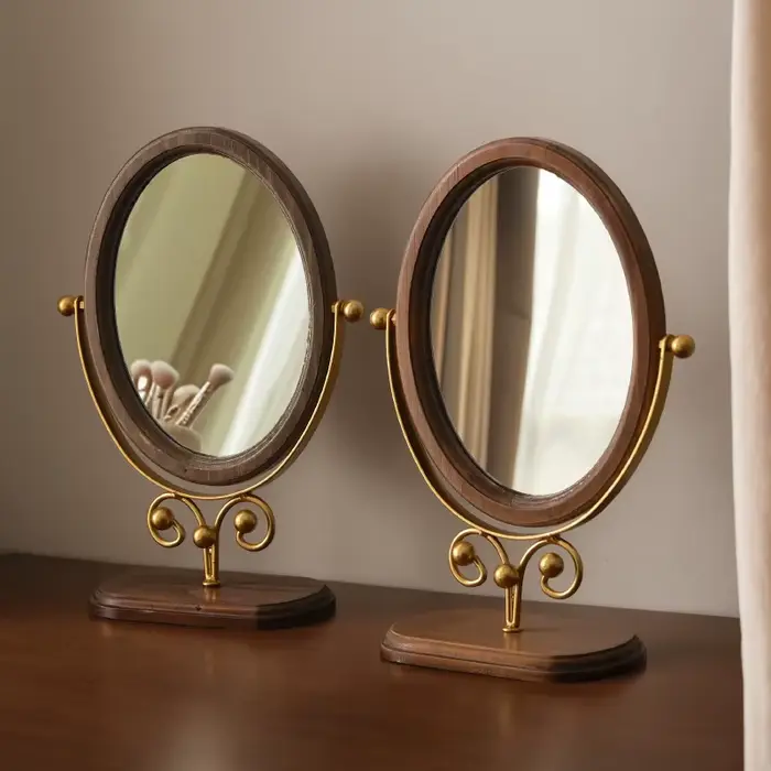 Miroir de maquillage vintage en bois