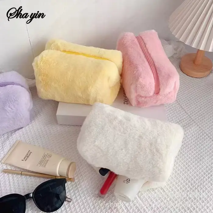 Trousse de maquillage élégante en velours