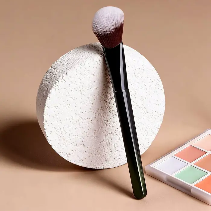 1 pinceau à blush angulaire