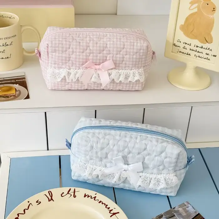 Trousse à crayons en dentelle à carreaux rose et bleu