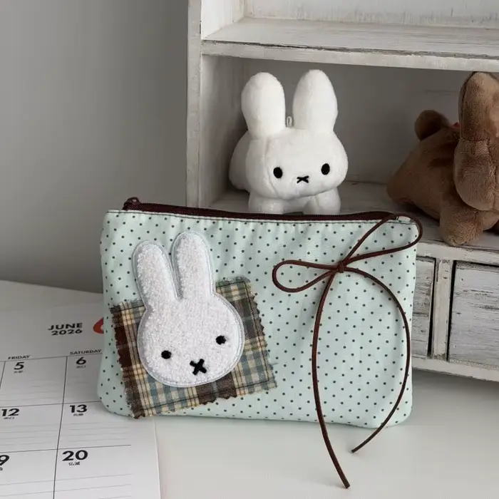 Sac de maquillage Kawaii Miffy, sac de rangement mignon à carreaux contrastés pour notes, articles et papeterie, cadeau pour fille