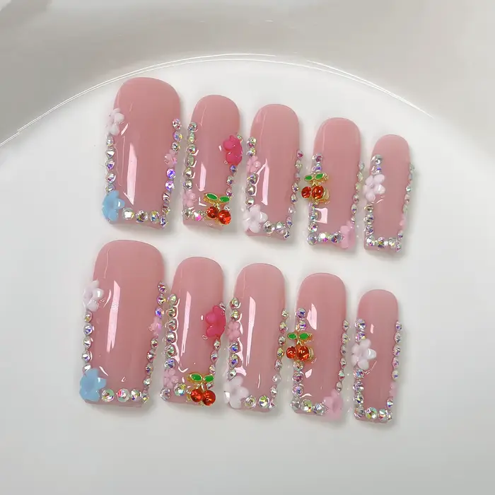 Faux ongles longs en forme de cercueil, faits à la main, couleur rose chair, à pression, motifs de f