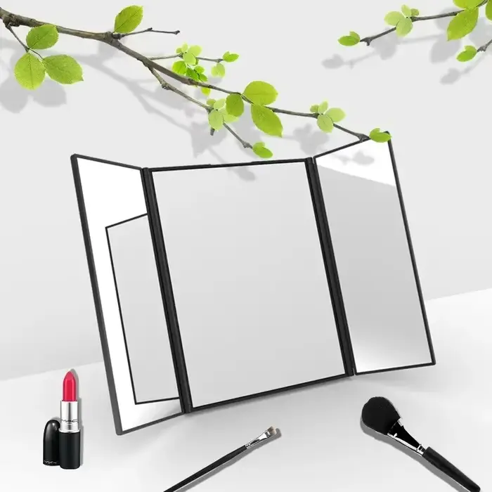 Miroir cosmétique de voyage portable à trois volets sur miroir cosmétique LED de style sans lumière 