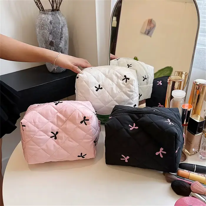 Trousse de Maquillage Femme avec Nœud Brodé – Grande Capacité