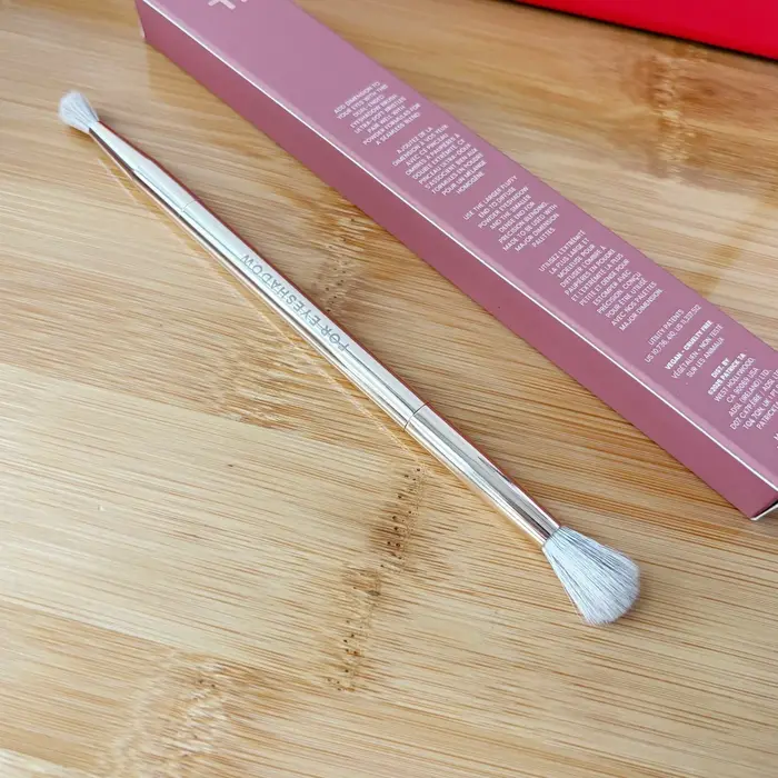 Pinceau à fard à paupières à double extrémité, le meilleur pinceau pour appliquer le fard à paupière