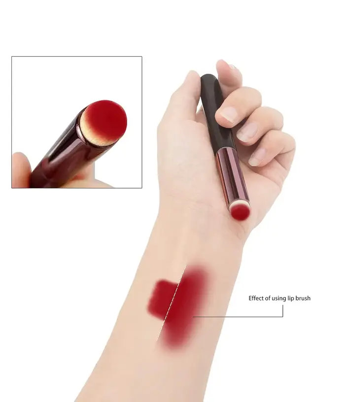 Pinceau à lèvres correcteur