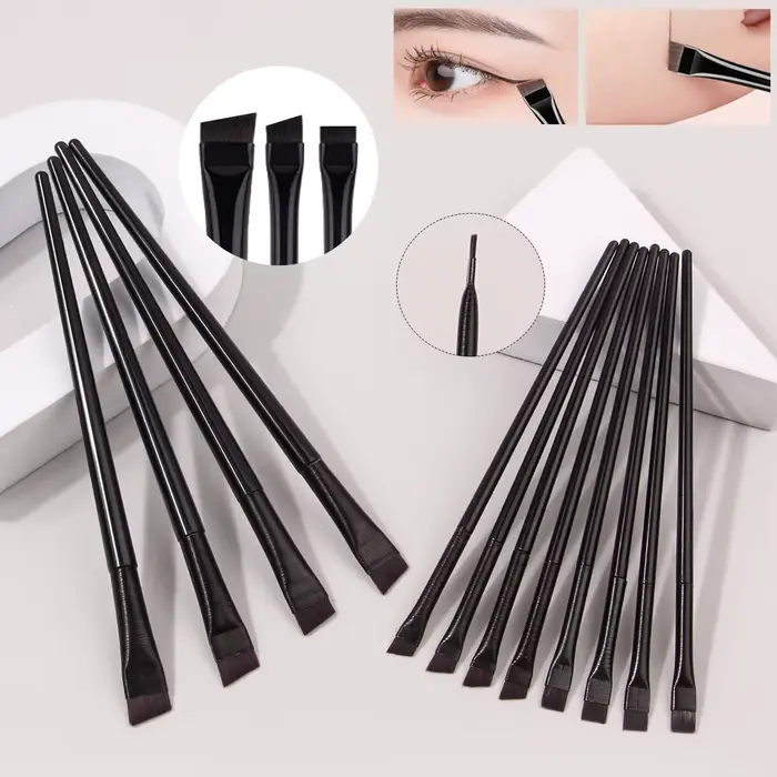 Lot de 12 pinceaux de maquillage : Pinceau eyeliner Scythe