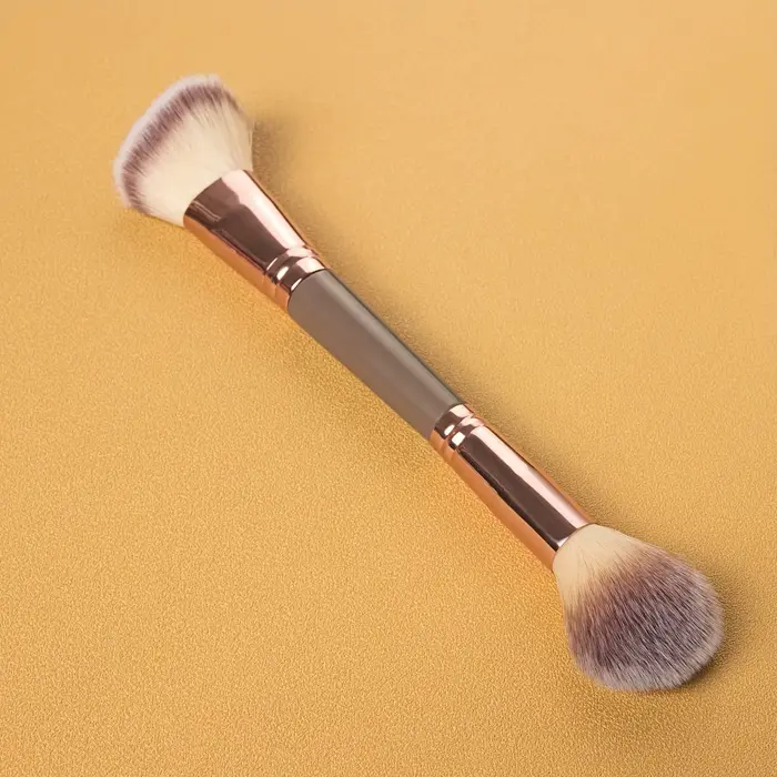 Pinceaux de maquillage pour fond de teint à double extrémité : parfaits pour l'application de liquides