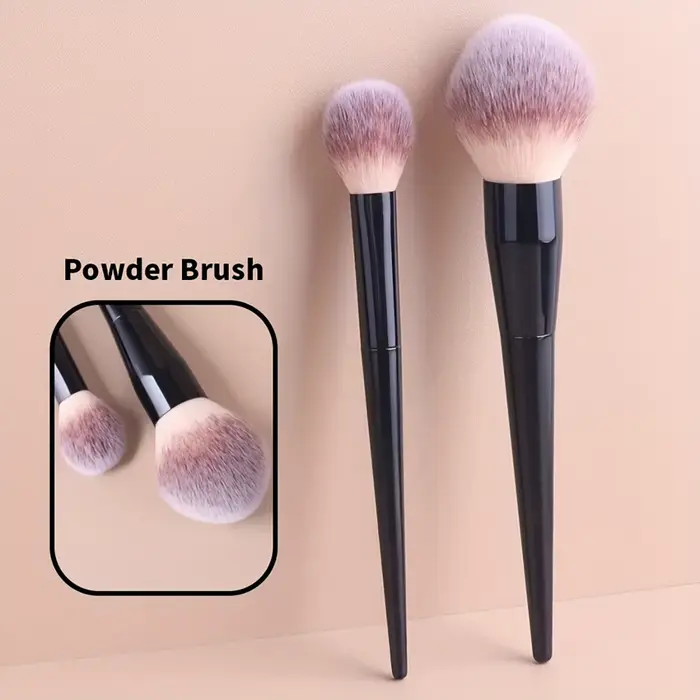 2 pinceaux de maquillage professionnels avec de grandes poils en nylon doux et des pointes elliptiqu