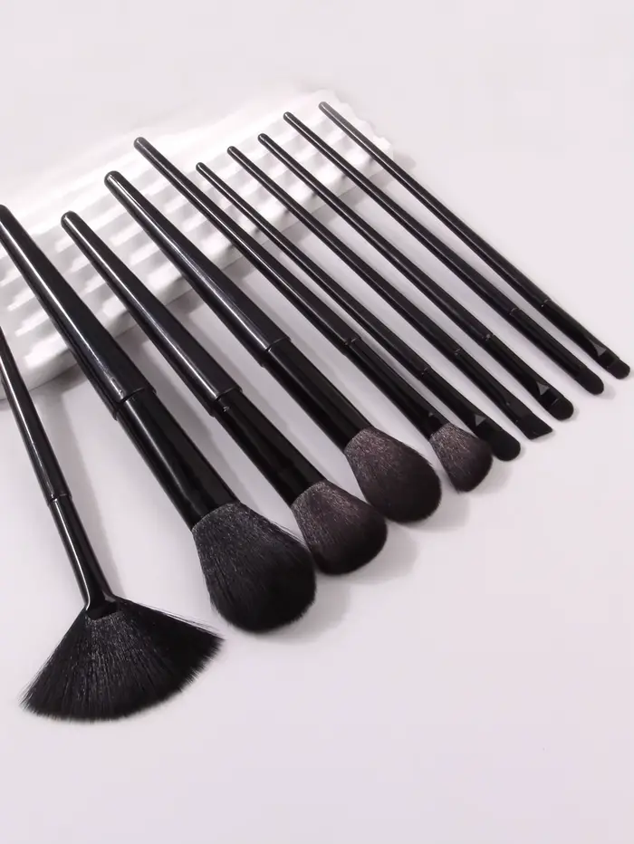 Ensemble de 10 pinceaux de maquillage noirs à poils doux de haute qualité, pinceaux pour fond de tei
