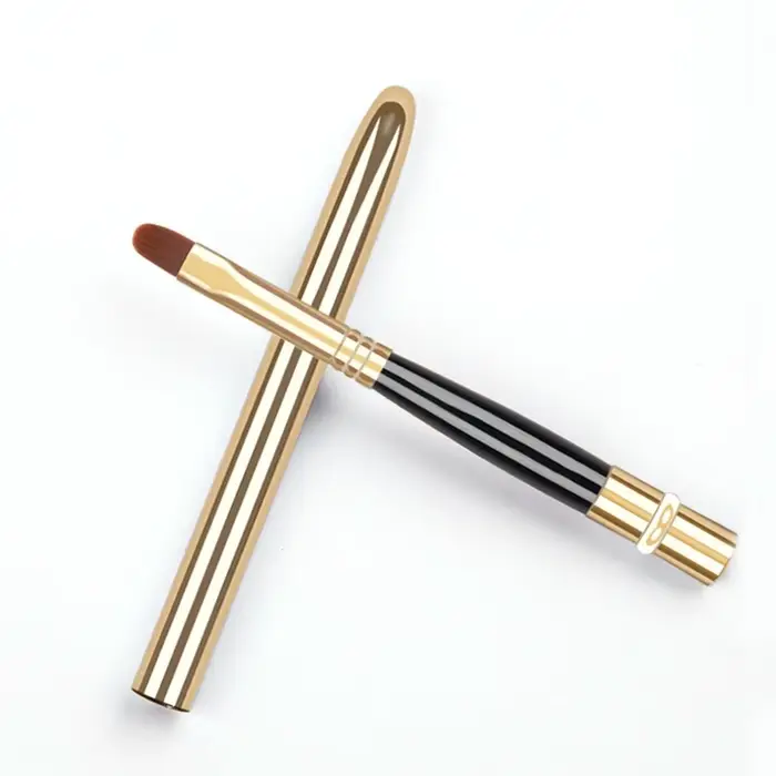 Pinceau applicateur avec capuchon de protection pour femme, outil de maquillage, cosmétique, rouge à