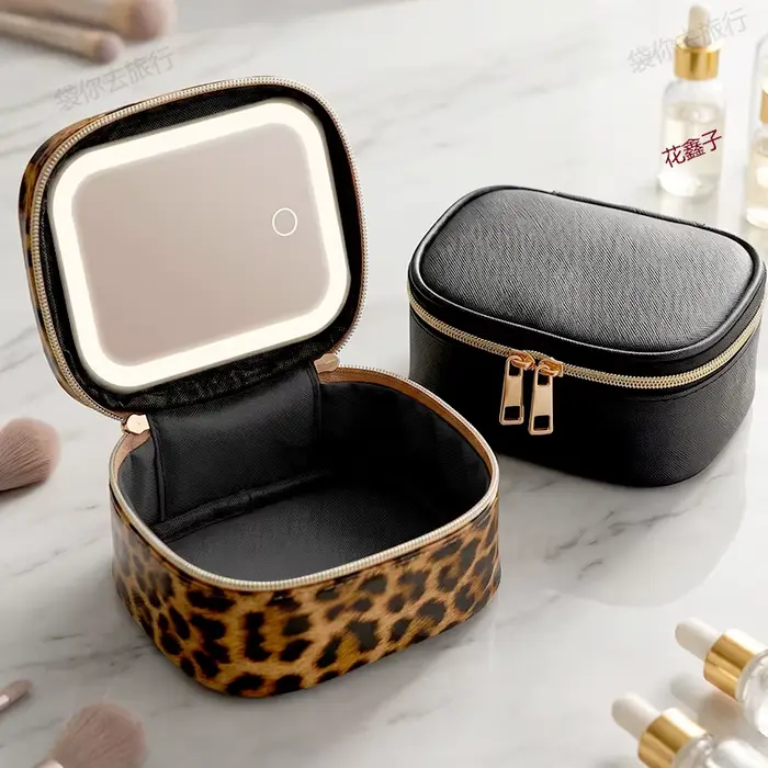 Mini trousse de maquillage avec miroir LED