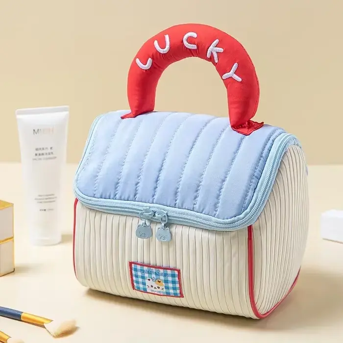 Trousse de maquillage de grande capacité, trousse de toilette en forme de maison de dessin animé, sa