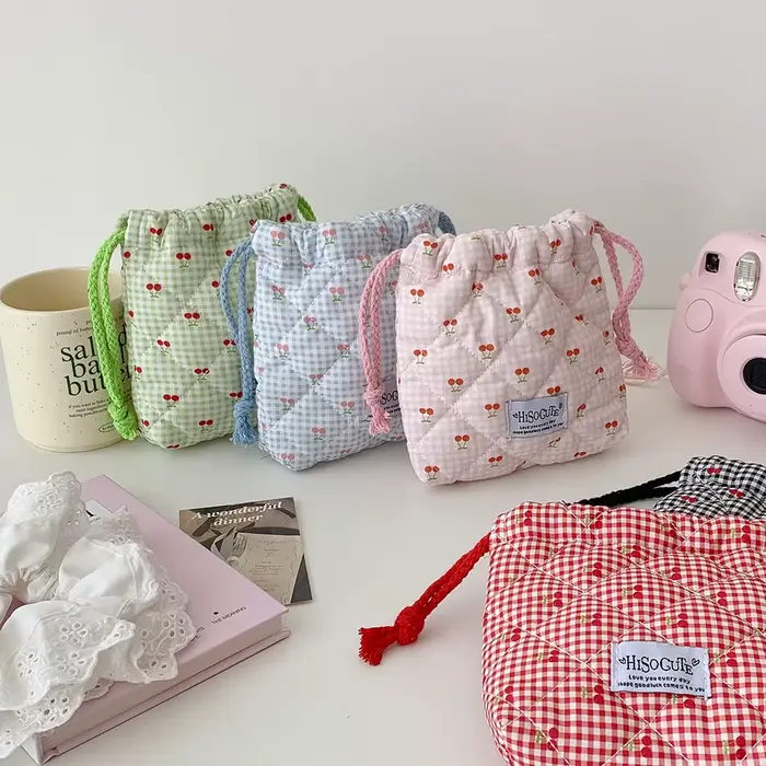 Sac de maquillage matelassé en coton avec cordon de serrage